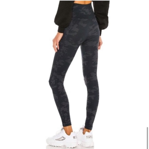 SPANX Look At Me Now High Waist Leggings in Black and Grey Camo - Picture 4 of 11